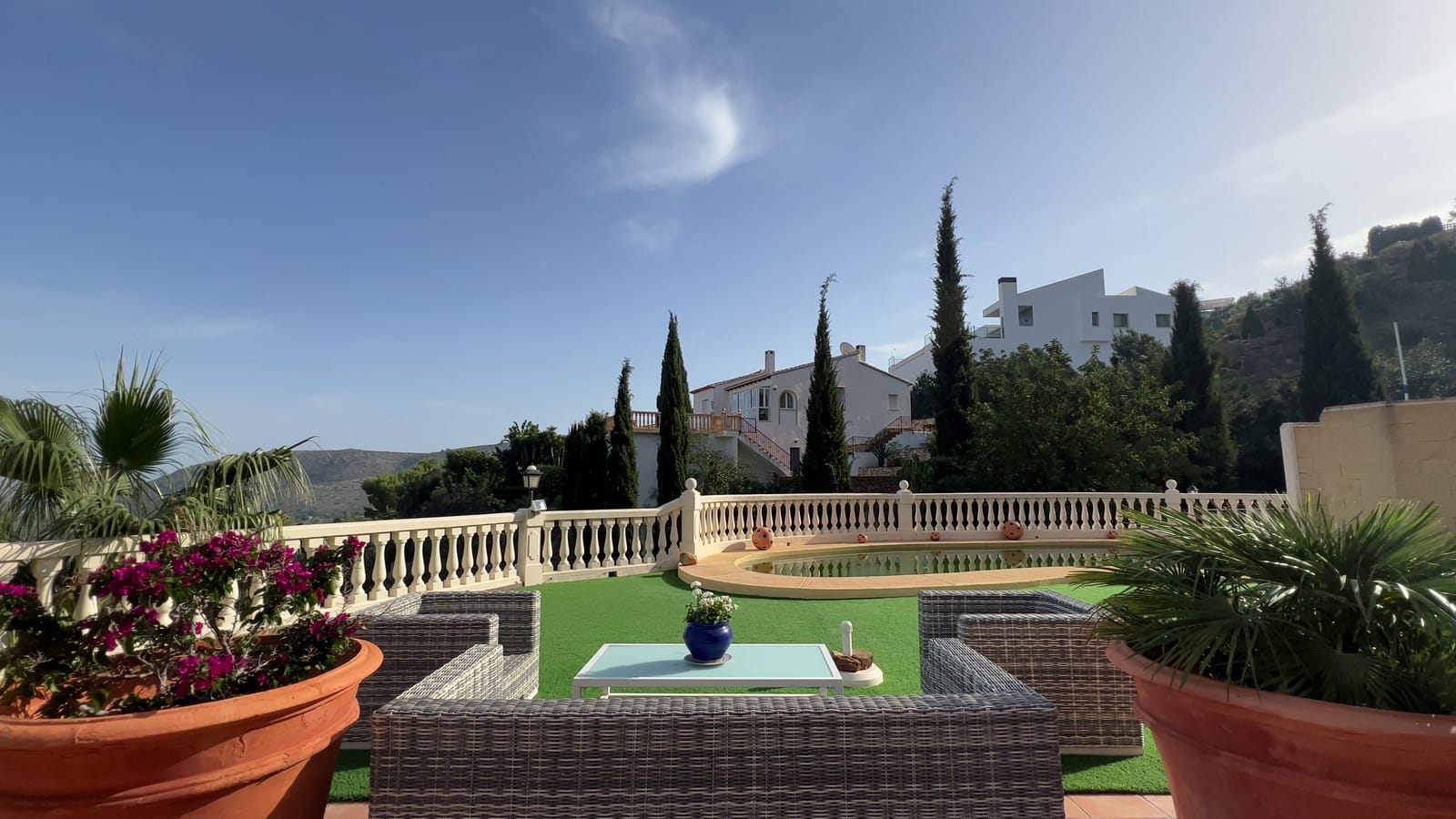 Fantástica villa con vistas al mar, 5 dormitorios, 4 baños, 425 m2 de superficie habitable, 300 m2 de terrazas.