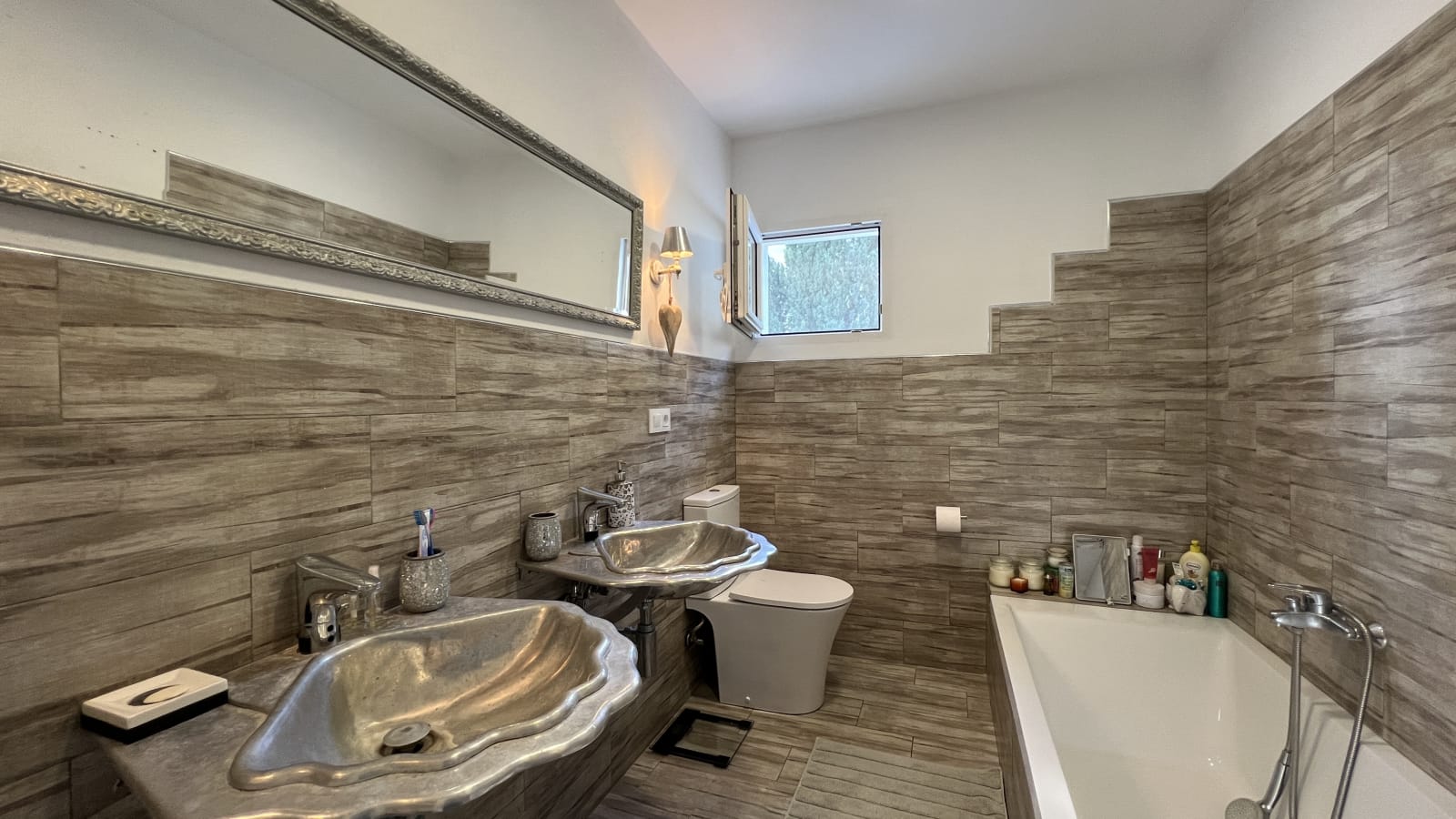 Preciosa villa reformada de 3 dormitorios con piscina privada nueva en una zona residencial privilegiada
