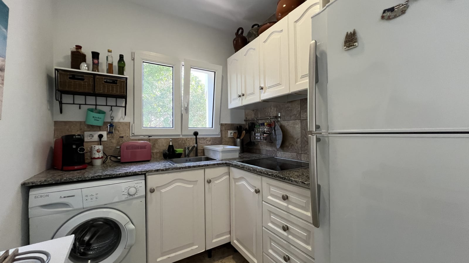 Preciosa villa reformada de 3 dormitorios con piscina privada nueva en una zona residencial privilegiada