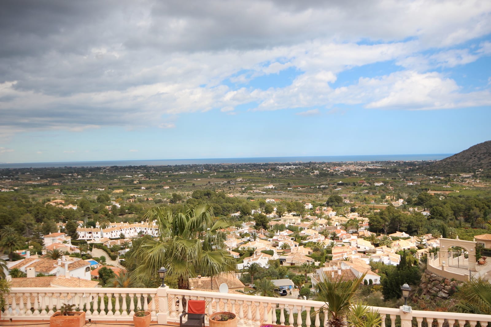 Fantástica villa con vistas al mar, 5 dormitorios, 4 baños, 425 m2 de superficie habitable, 300 m2 de terrazas.
