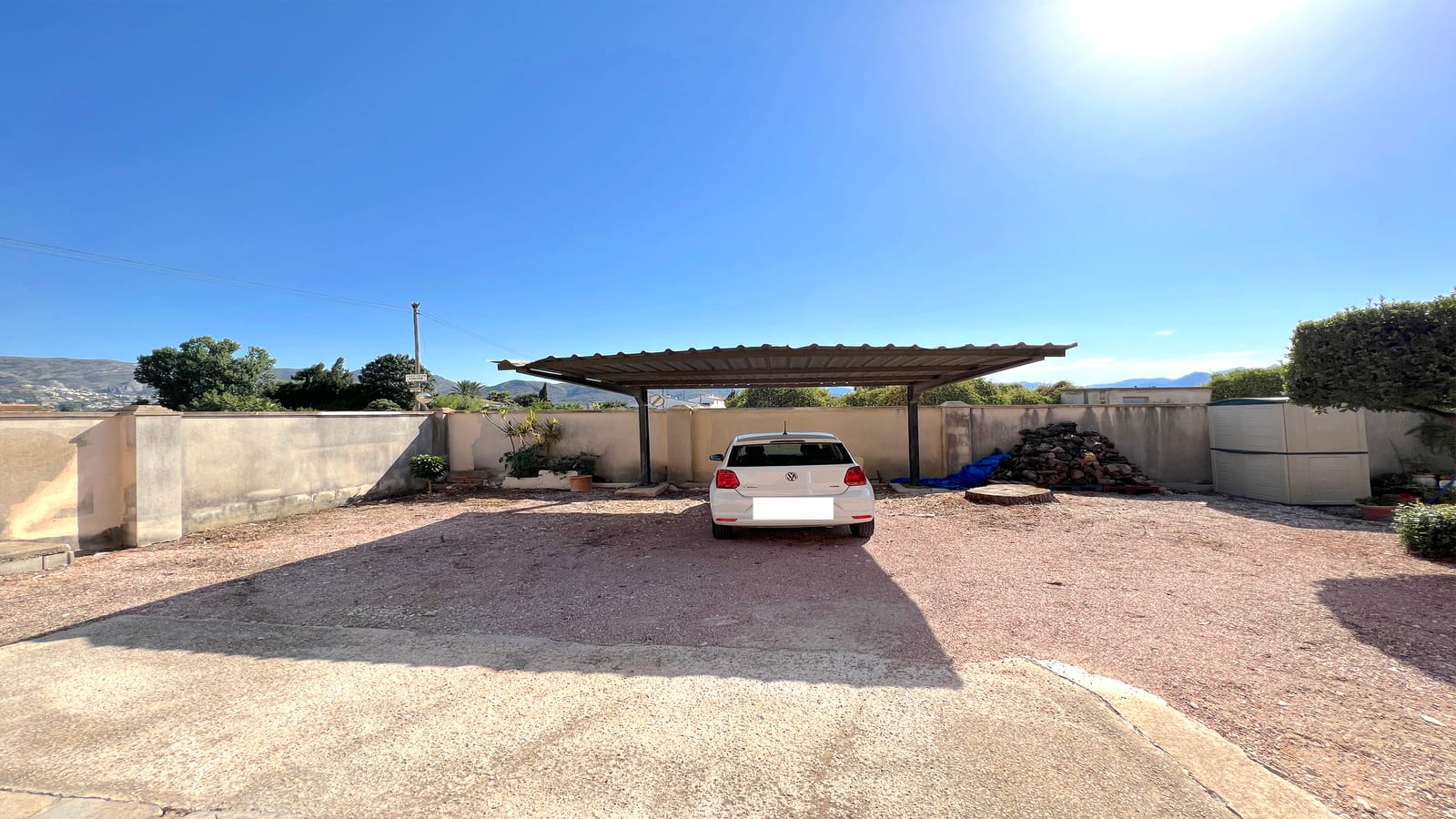 Villa de 4 dormitorios con una gran terraza XXL, gran piscina, casa de barbacoa con una cocina de verano, jardín con árboles frutales.