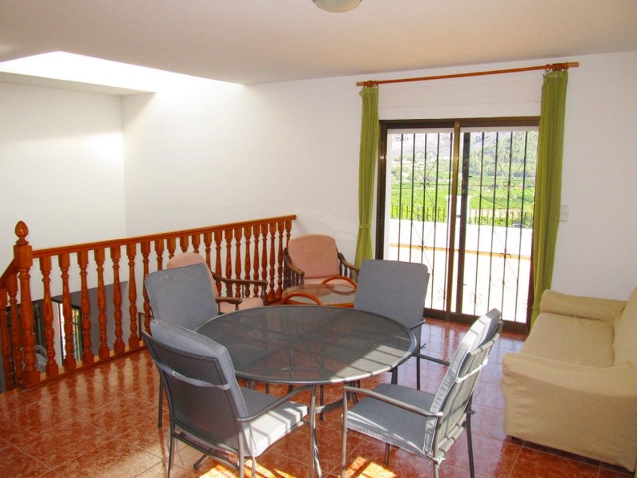 Finca con plantacion de aguacates en Forna