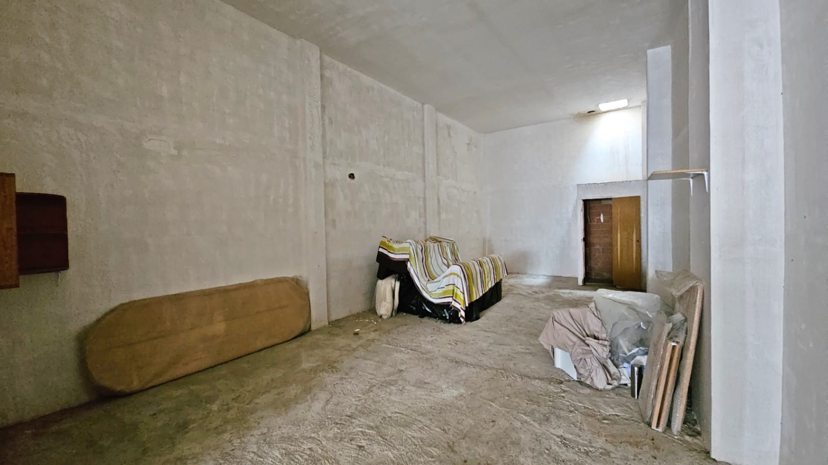 Local comercial/trastero en alquiler en el centro de Pego