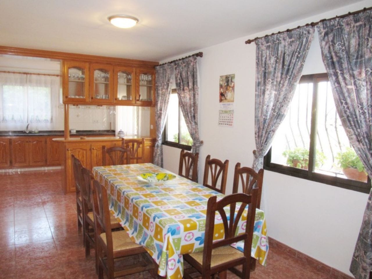 Finca con plantacion de aguacates en Forna