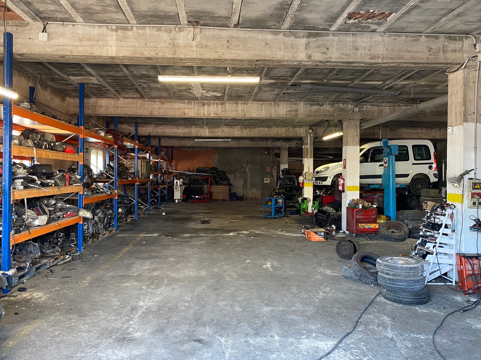 Oportunidad de negocio! Centro Autorizado de Tratamiento de Vehículos/Desguace