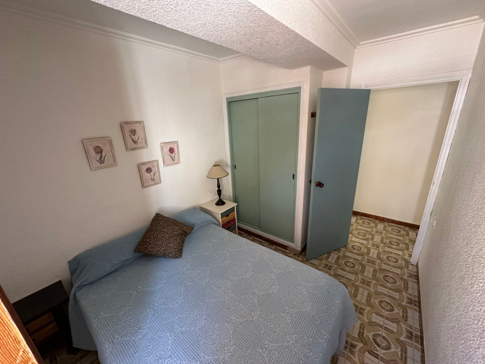 Chalet con 2 viviendas en 1ª linea de playa en Denia
