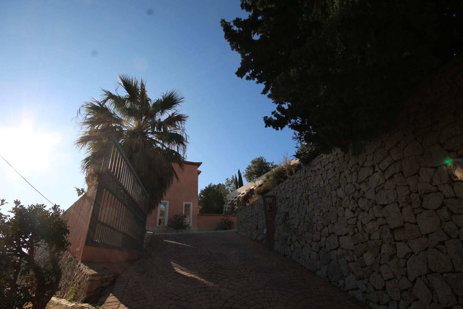 Hermosa y muy espaciosa villa, con amplias vistas a Calpe y al famoso Peñón de Ifach!