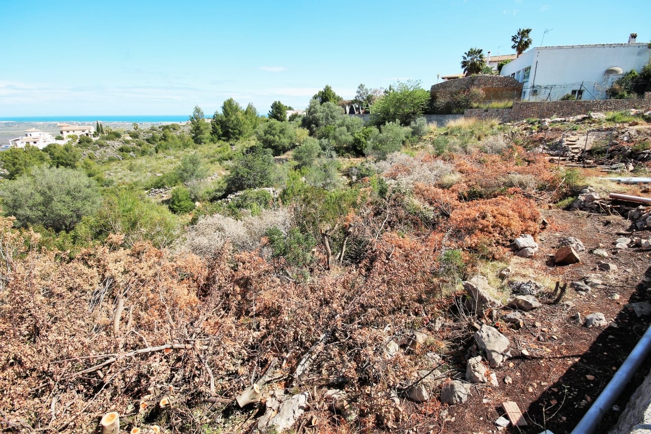 Parcela para construir con vistas al mar en Monte Pego. ¡La mejor ubicación!