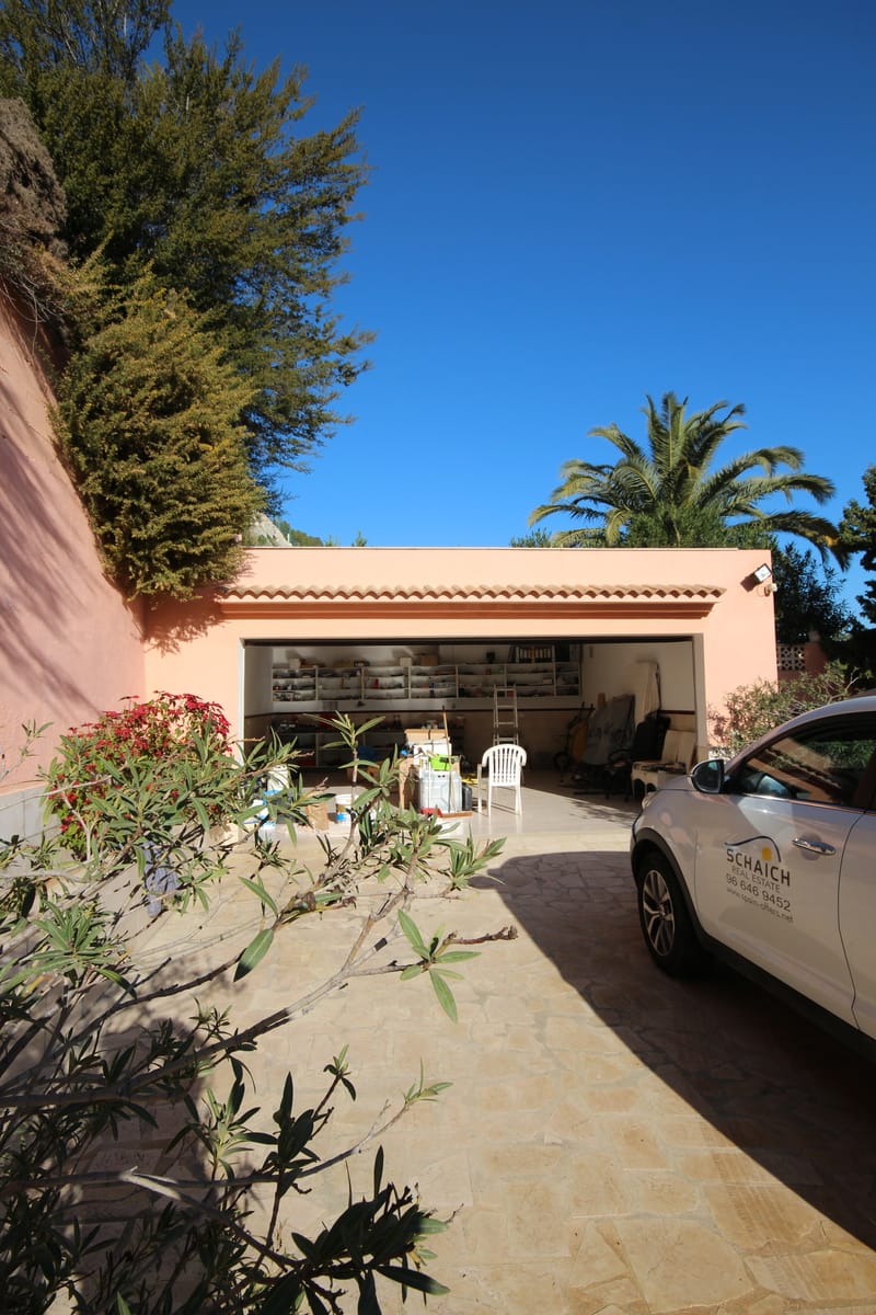 Hermosa y muy espaciosa villa, con amplias vistas a Calpe y al famoso Peñón de Ifach!