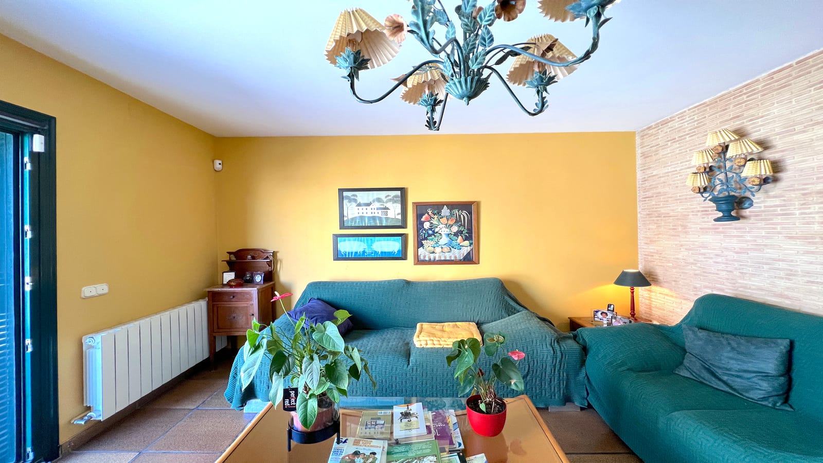 Villa de 4 dormitorios con una gran terraza XXL, gran piscina, casa de barbacoa con una cocina de verano, jardín con árboles frutales.