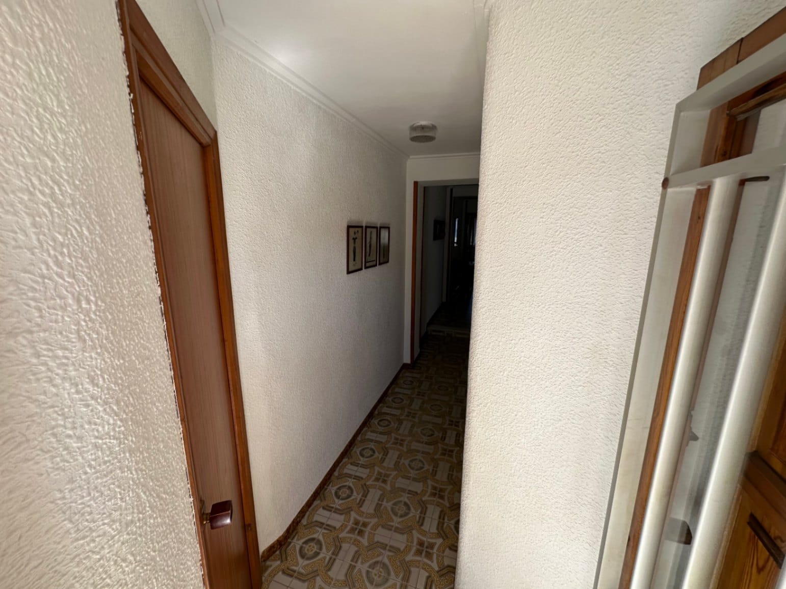 Chalet con 2 viviendas en 1ª linea de playa en Denia