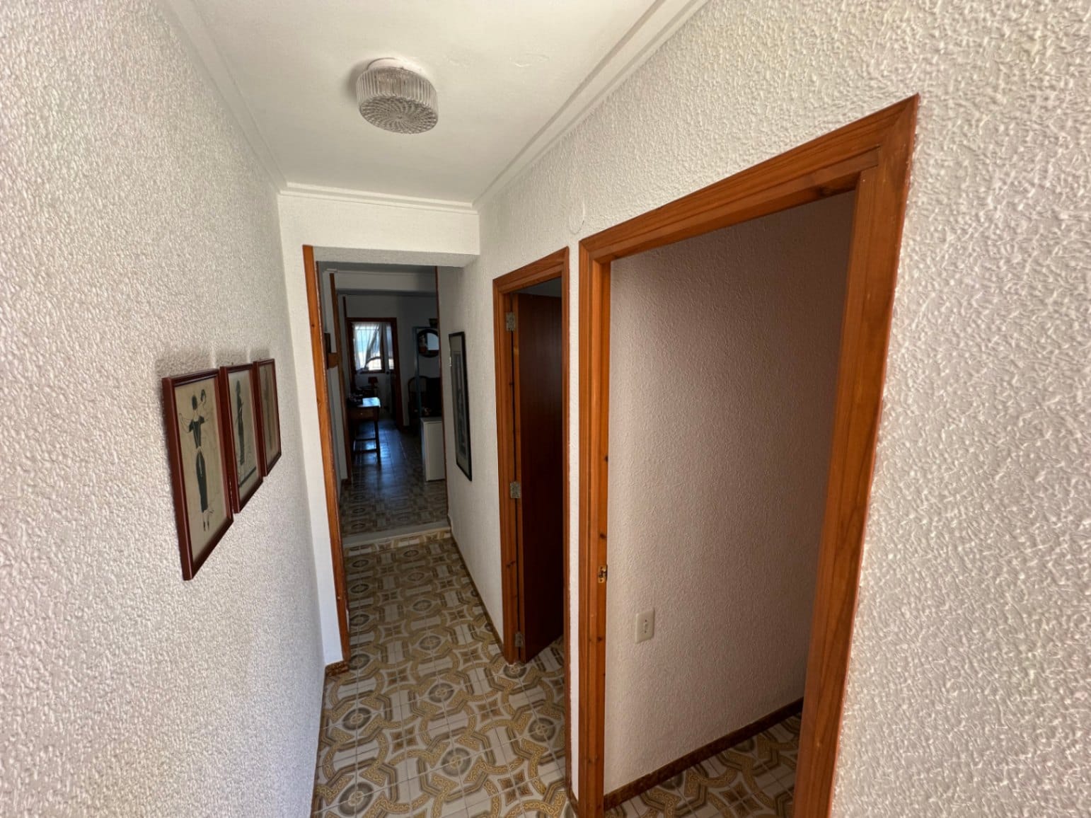 Chalet con 2 viviendas en 1ª linea de playa en Denia