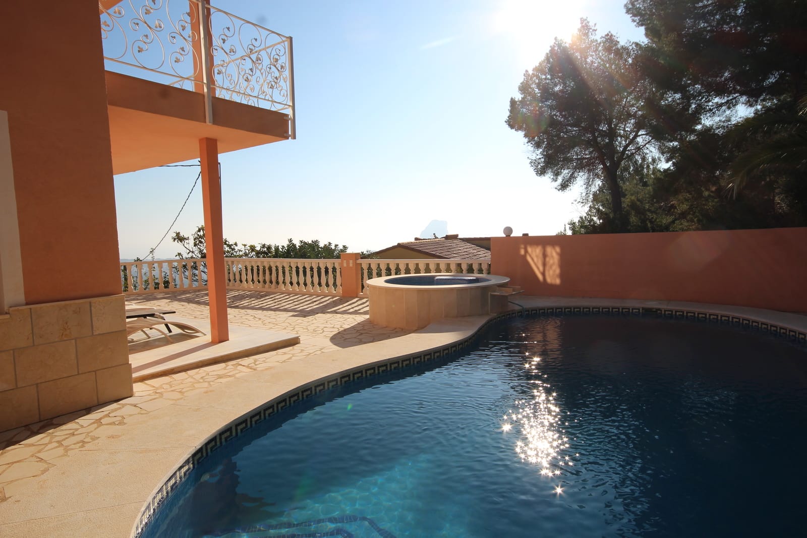 Hermosa y muy espaciosa villa, con amplias vistas a Calpe y al famoso Peñón de Ifach!