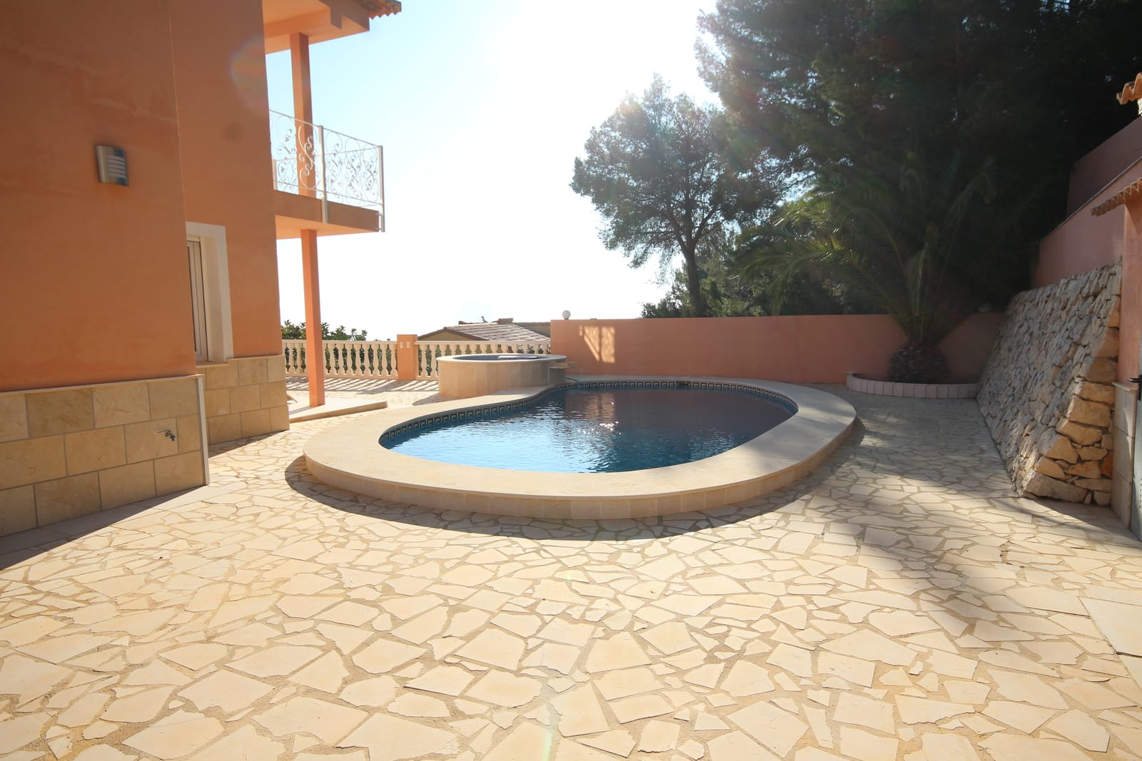 Hermosa y muy espaciosa villa, con amplias vistas a Calpe y al famoso Peñón de Ifach!