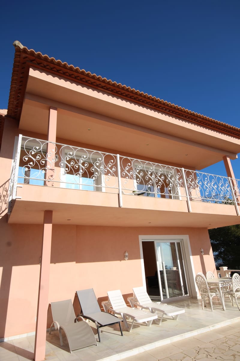 Hermosa y muy espaciosa villa, con amplias vistas a Calpe y al famoso Peñón de Ifach!