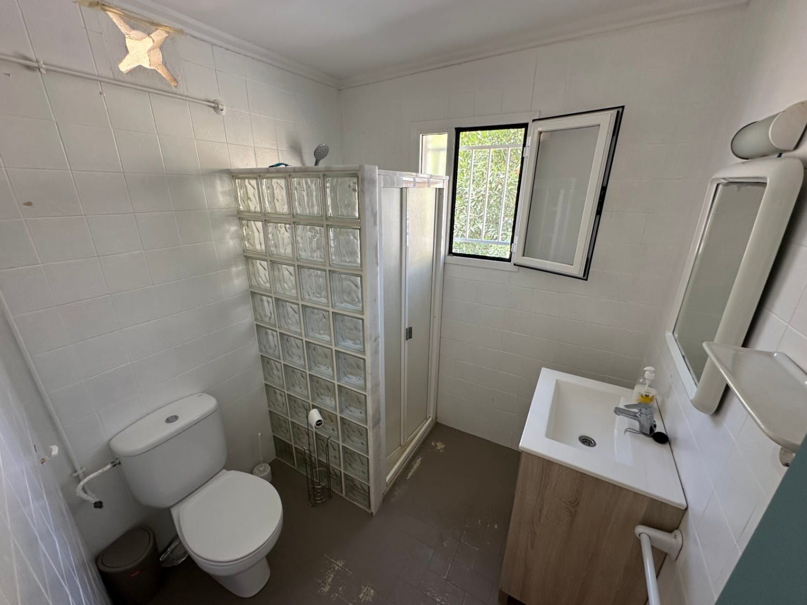 Chalet con 2 viviendas en 1ª linea de playa en Denia