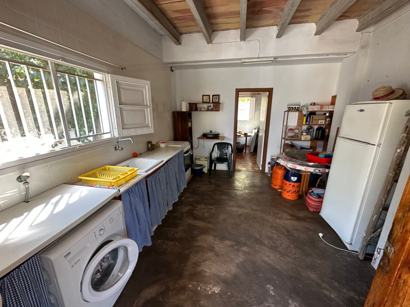Chalet con 2 viviendas en 1ª linea de playa en Denia