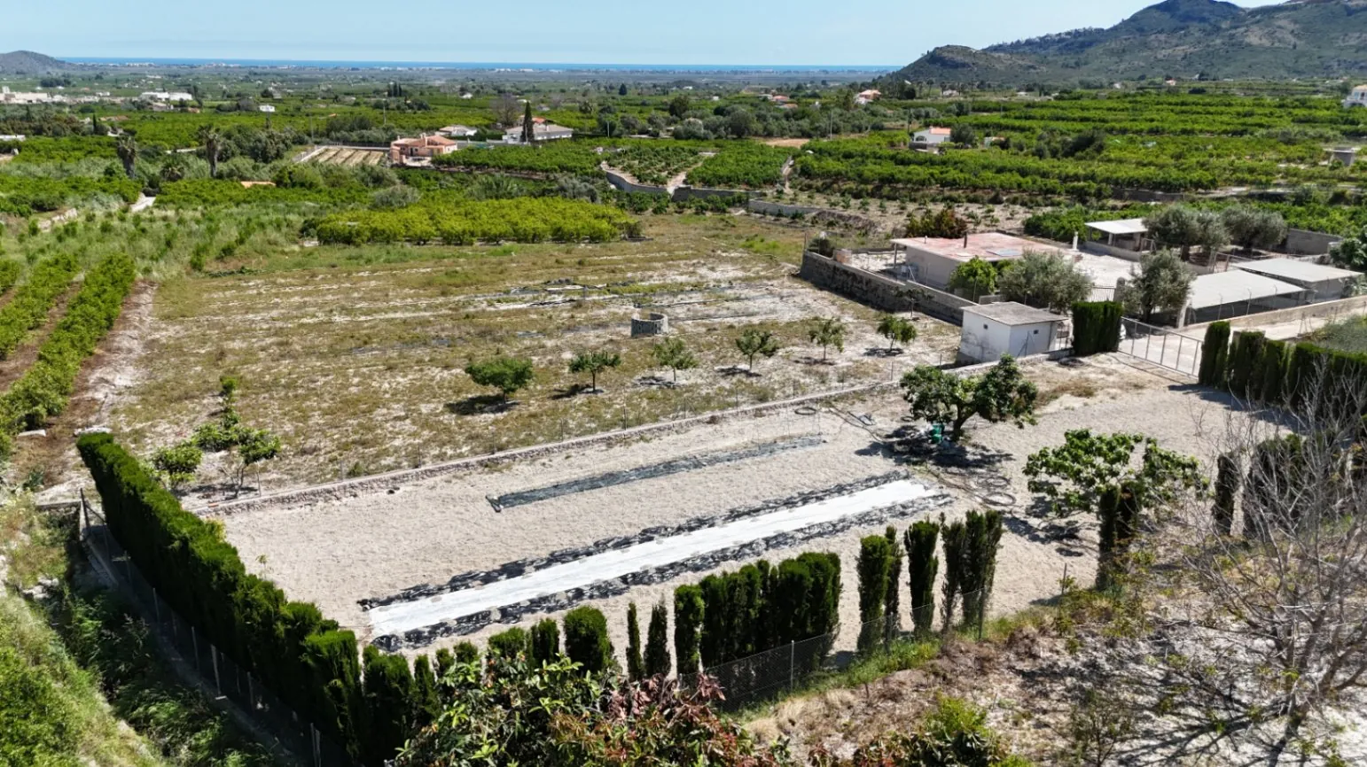 Terreno rústico con vistas al mar y a 1 km de Pego