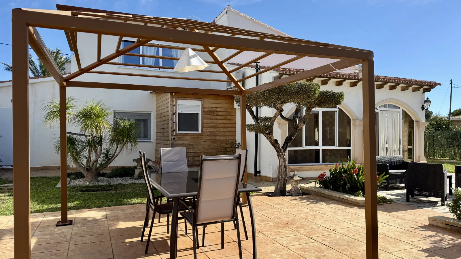 Villa a 400 metros de la playa Les Deveses en Dénia