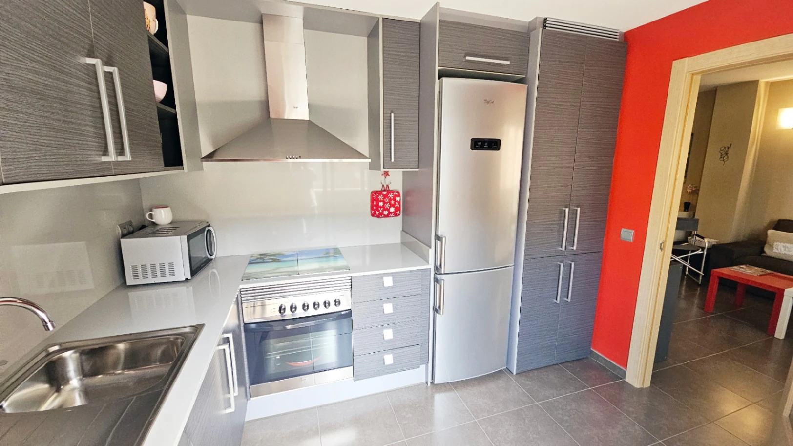 Piso en venta de 2 dormitorios en Pego, Alicante con piscina.
