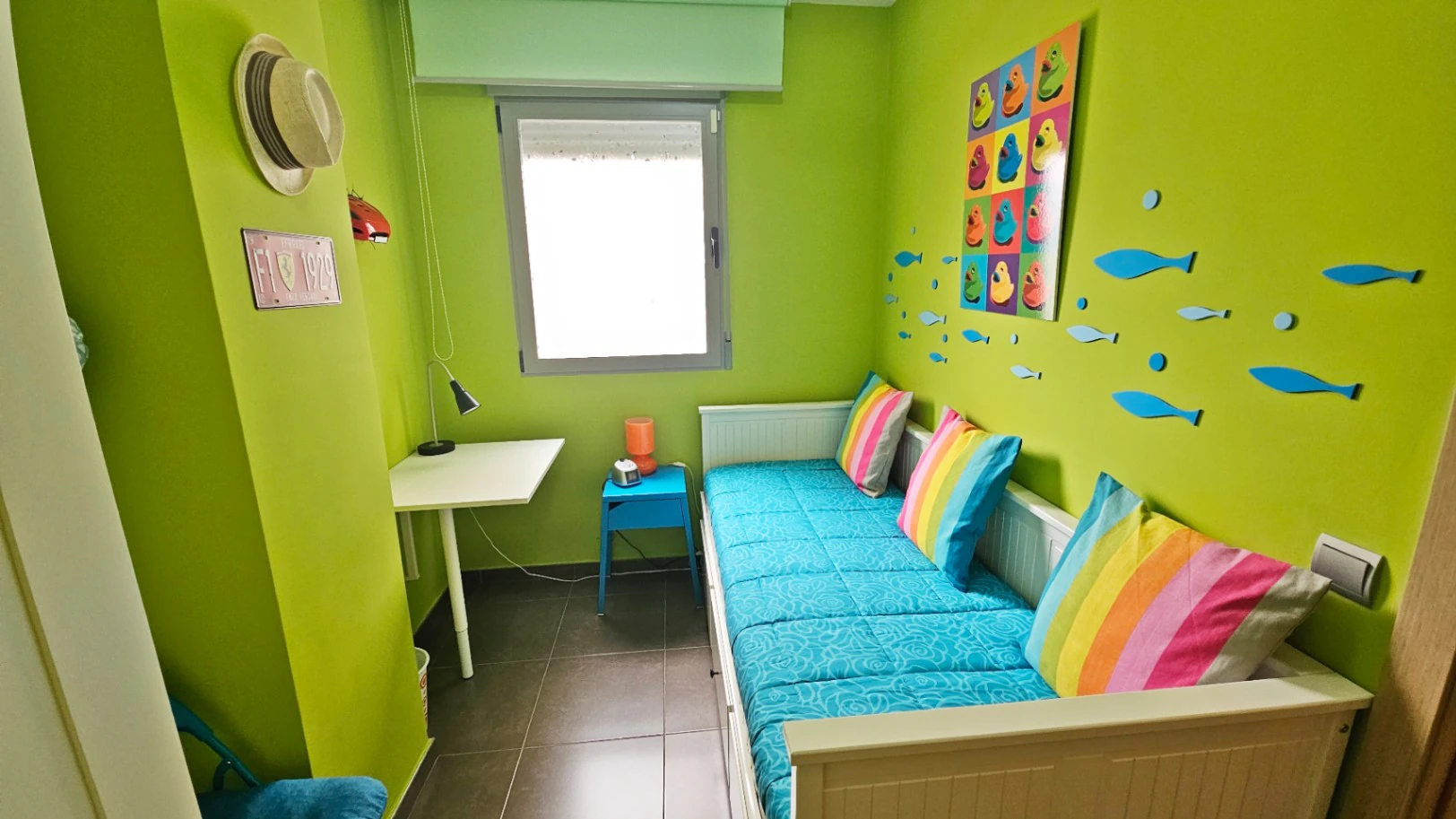 Piso en venta de 2 dormitorios en Pego, Alicante con piscina.