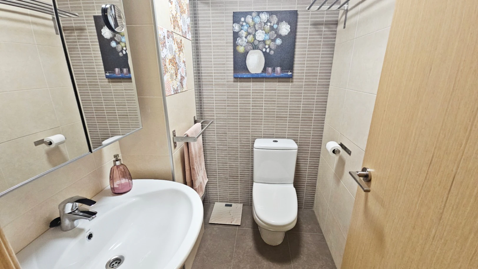Piso en venta de 2 dormitorios en Pego, Alicante con piscina.