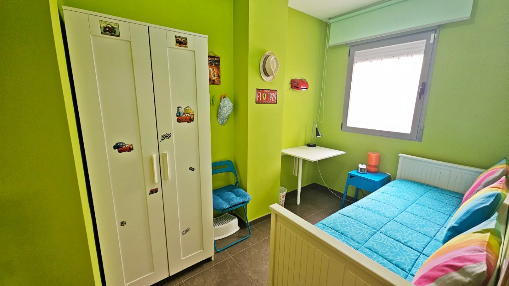 Piso en venta de 2 dormitorios en Pego, Alicante con piscina.