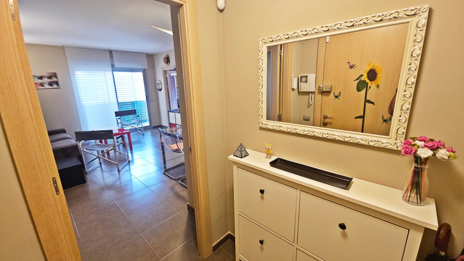 Piso en venta de 2 dormitorios en Pego, Alicante con piscina.