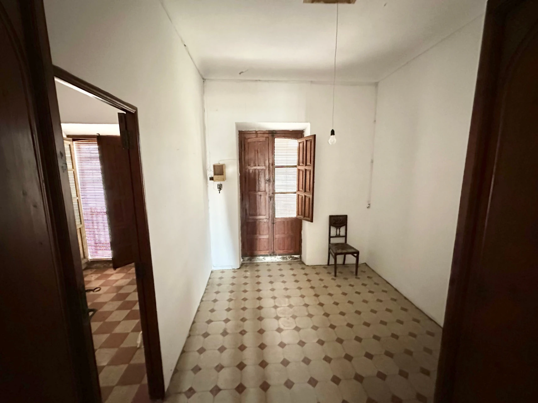 Casa de pueblo con más de 100 años de historia en el casco antiguo de Pego
