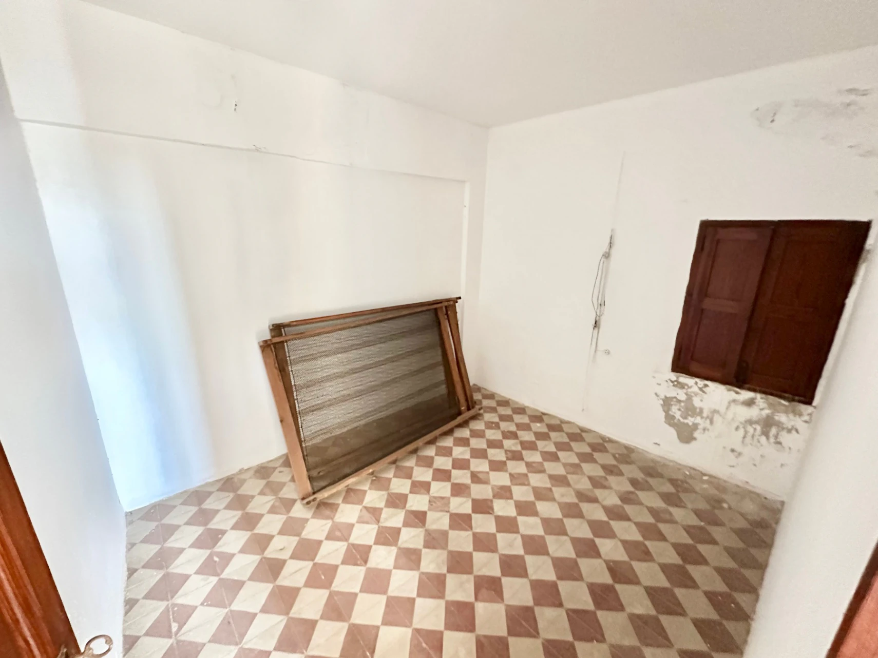 Casa de pueblo con más de 100 años de historia en el casco antiguo de Pego