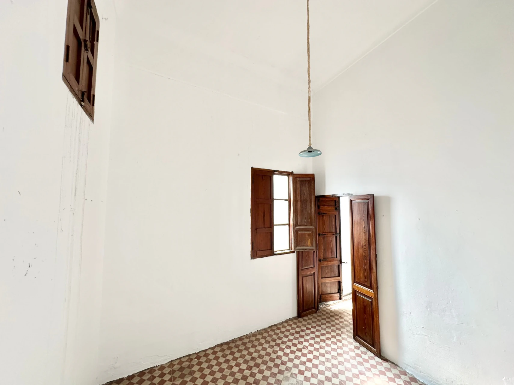 Casa de pueblo con más de 100 años de historia en el casco antiguo de Pego