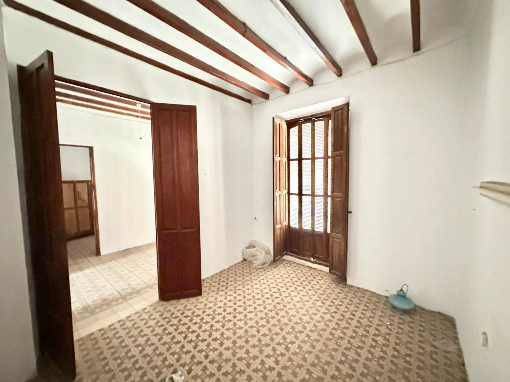 Casa de pueblo con más de 100 años de historia en el casco antiguo de Pego