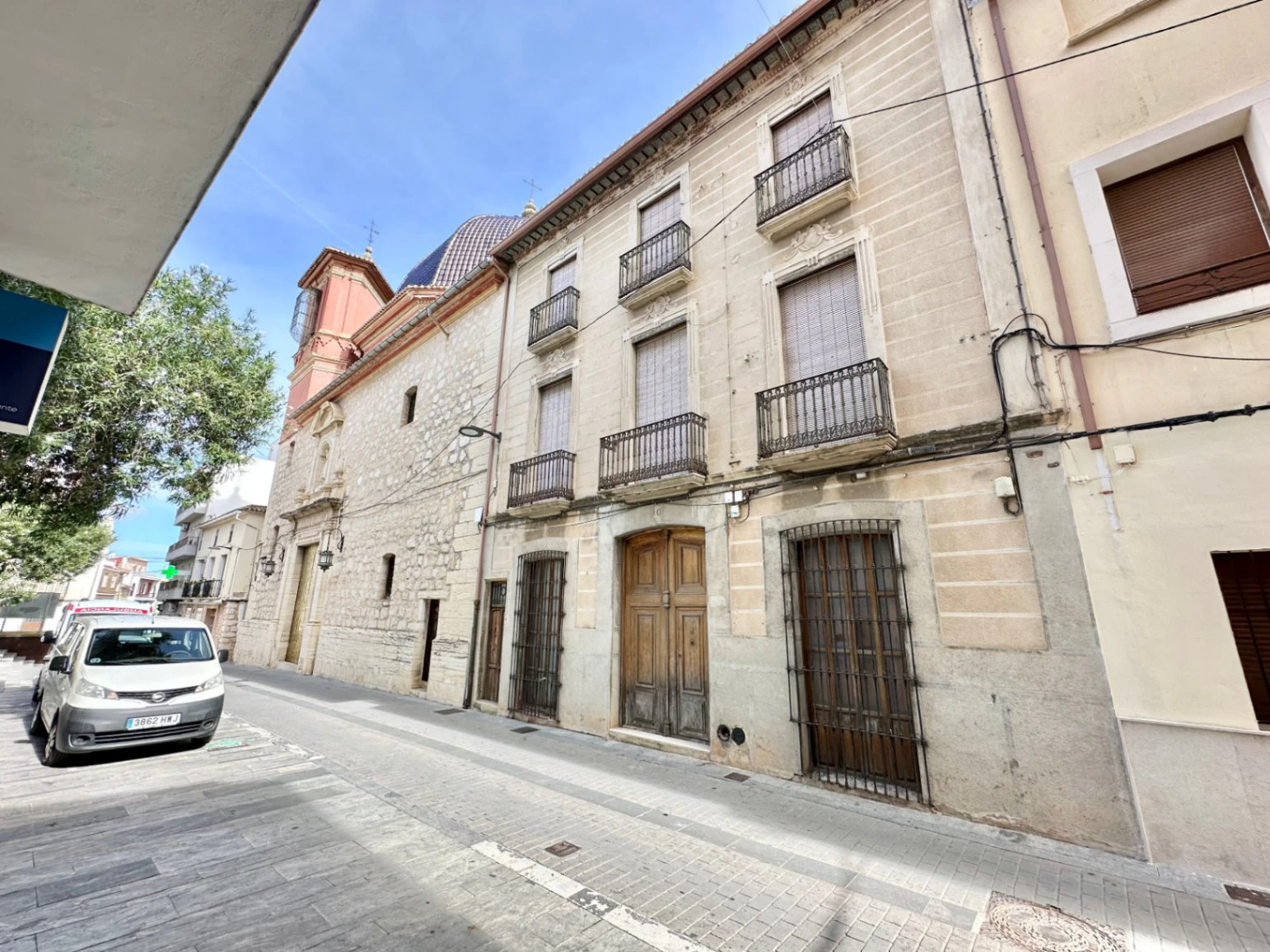 Casa de pueblo con más de 100 años de historia en el casco antiguo de Pego