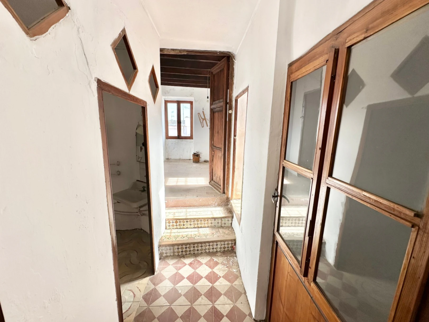 Casa de pueblo con más de 100 años de historia en el casco antiguo de Pego