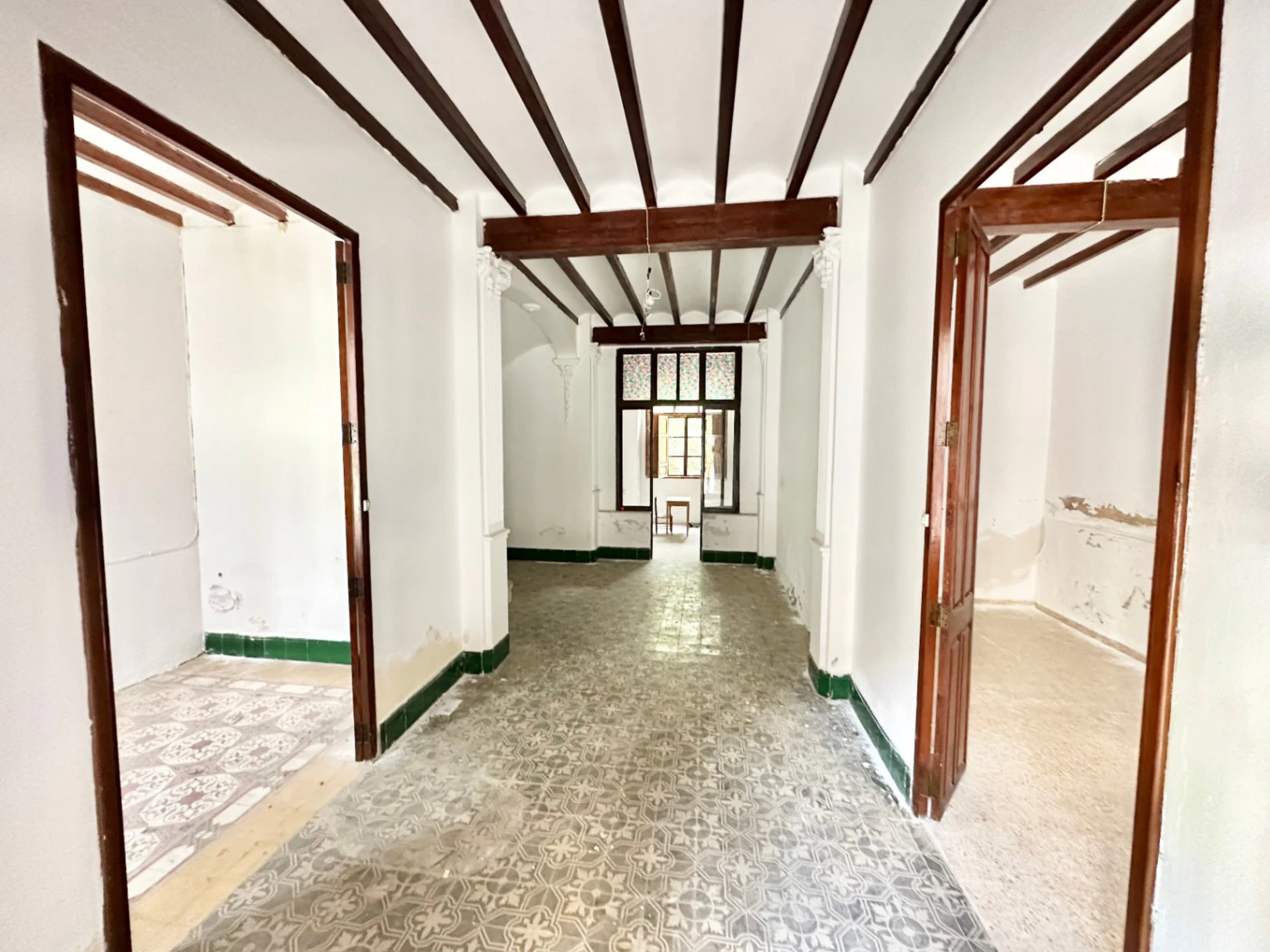 Casa de pueblo con más de 100 años de historia en el casco antiguo de Pego