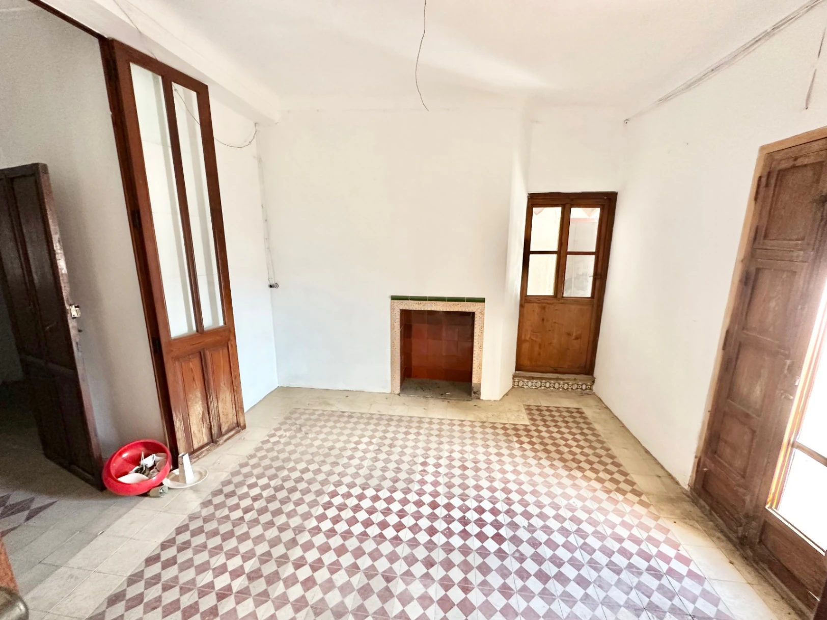 Casa de pueblo con más de 100 años de historia en el casco antiguo de Pego