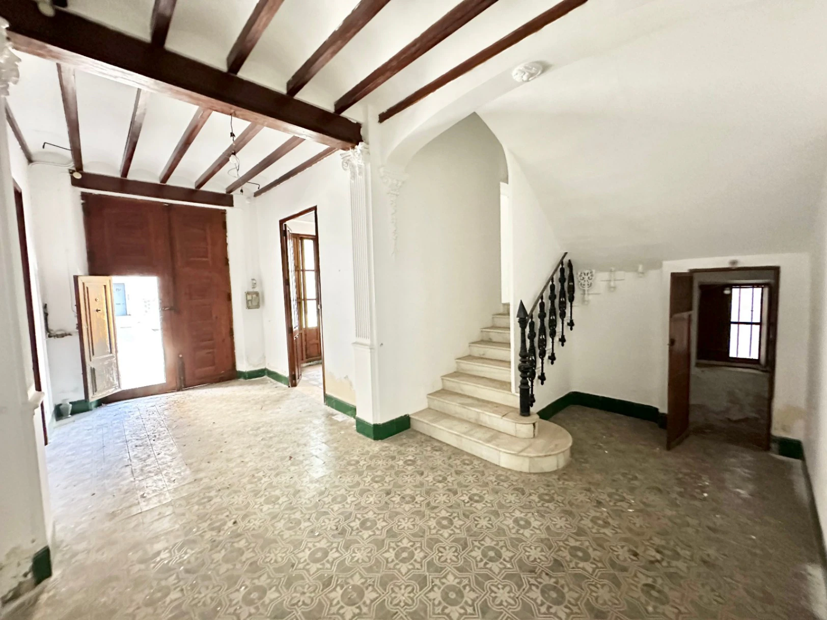 Casa de pueblo con más de 100 años de historia en el casco antiguo de Pego