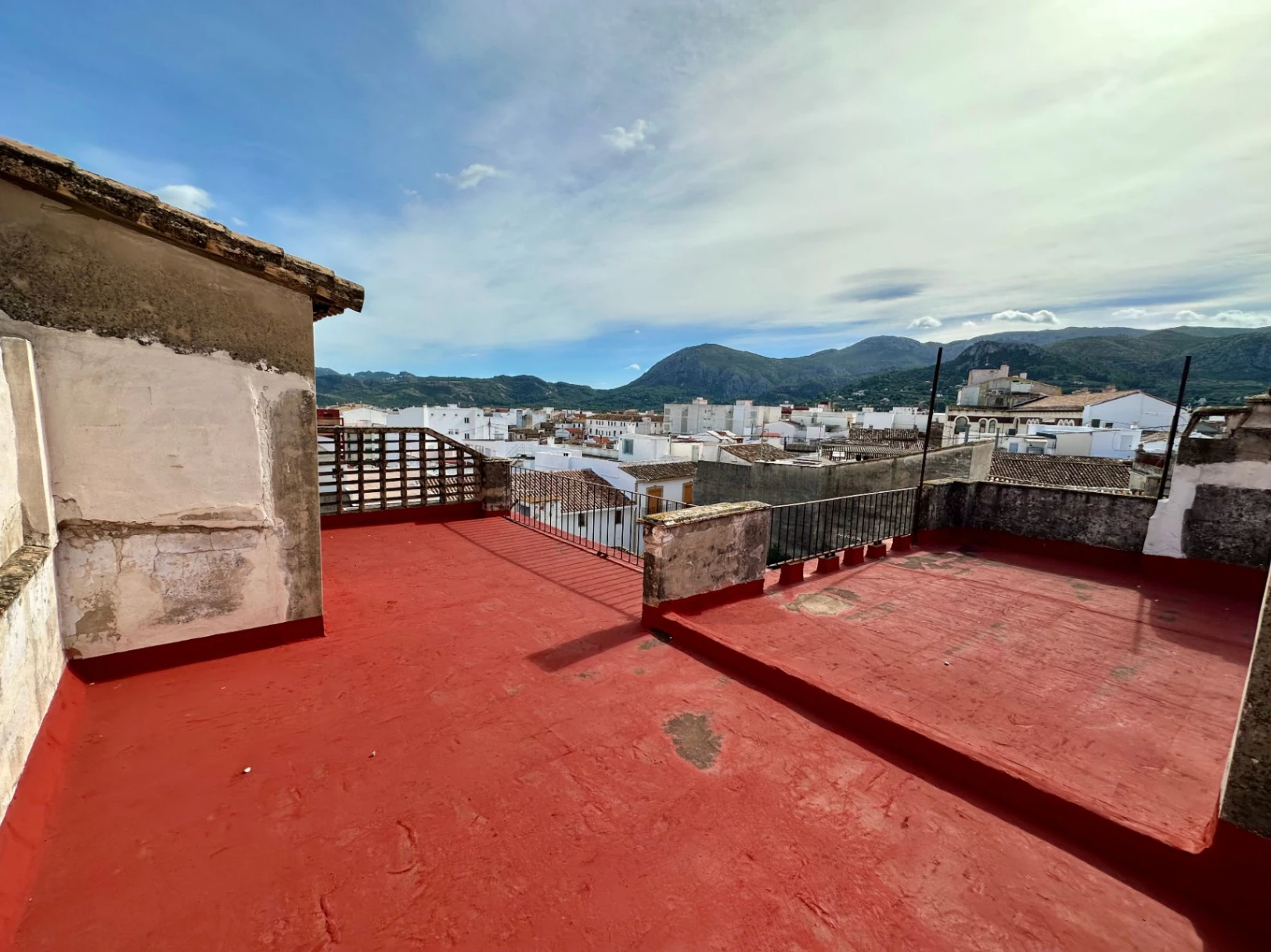Casa de pueblo con más de 100 años de historia en el casco antiguo de Pego