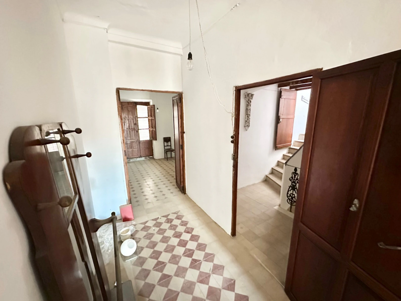 Casa de pueblo con más de 100 años de historia en el casco antiguo de Pego