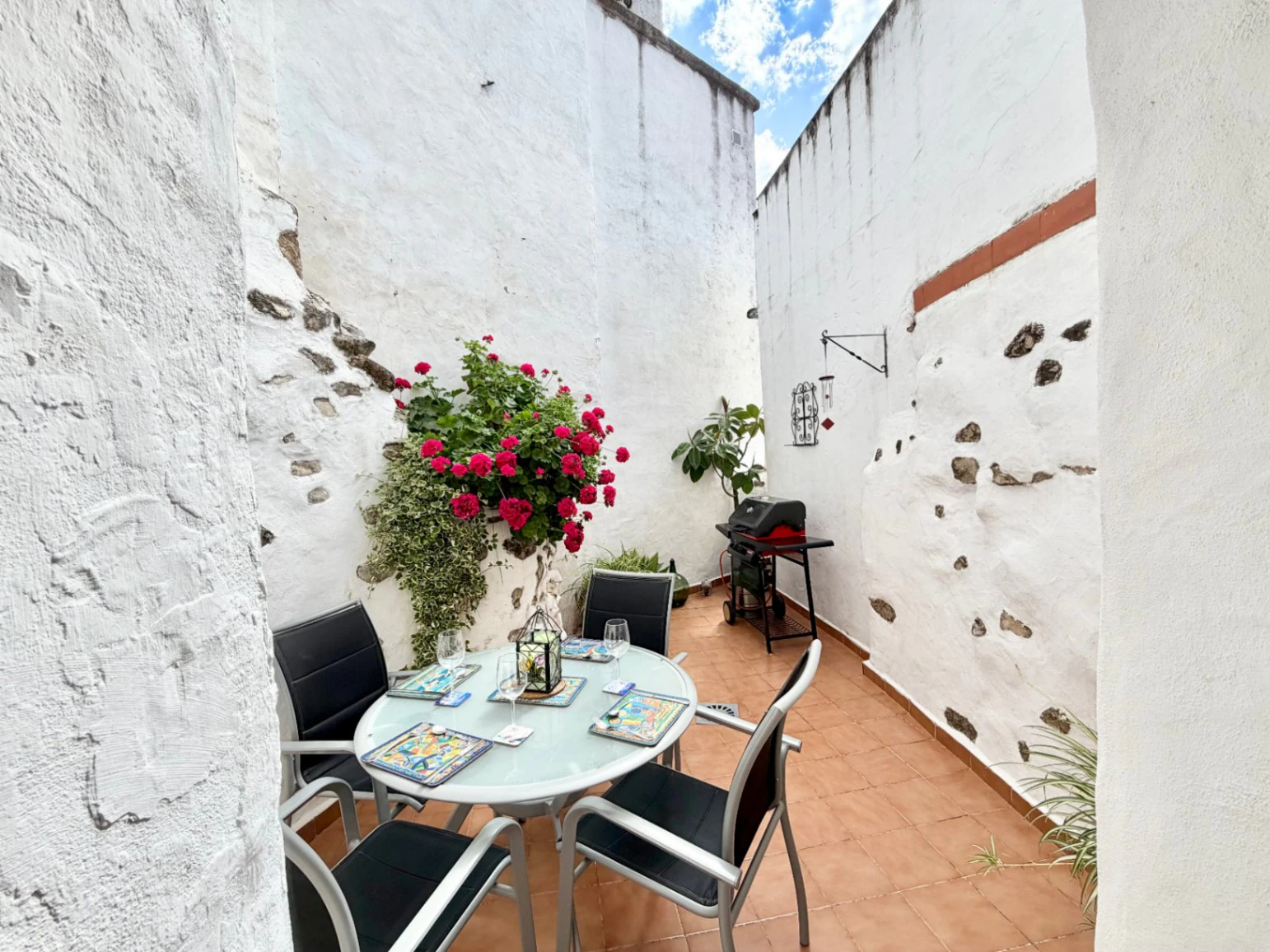 Terras met uitzicht en landelijke charme in Benialí
