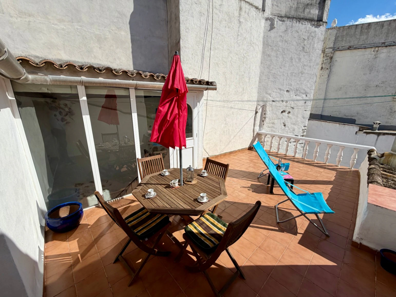 Terras met uitzicht en landelijke charme in Benialí
