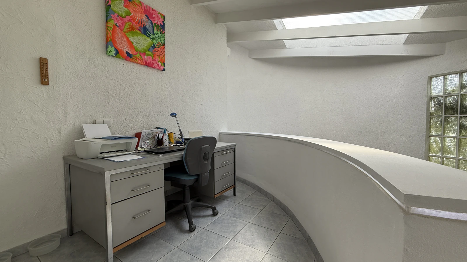 Grande villa sur un terrain d’angle avec piscine et double garage, dans un emplacement de premier choix à Benissa Montemar