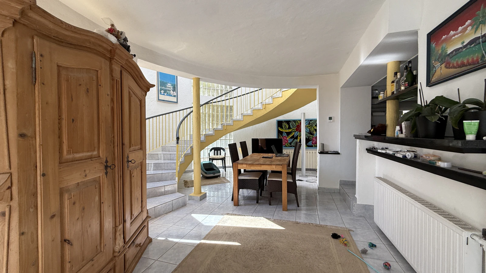 Grande villa sur un terrain d’angle avec piscine et double garage, dans un emplacement de premier choix à Benissa Montemar