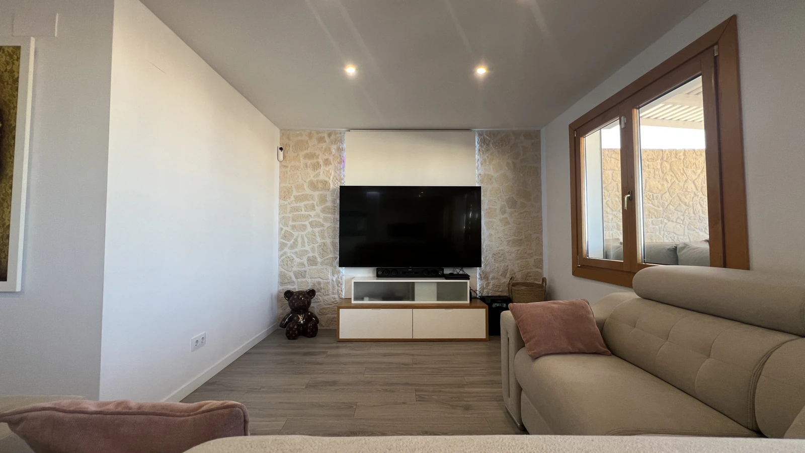 Renoviertes Penthouse mit 50 m Terrasse, Meer und Burgblick