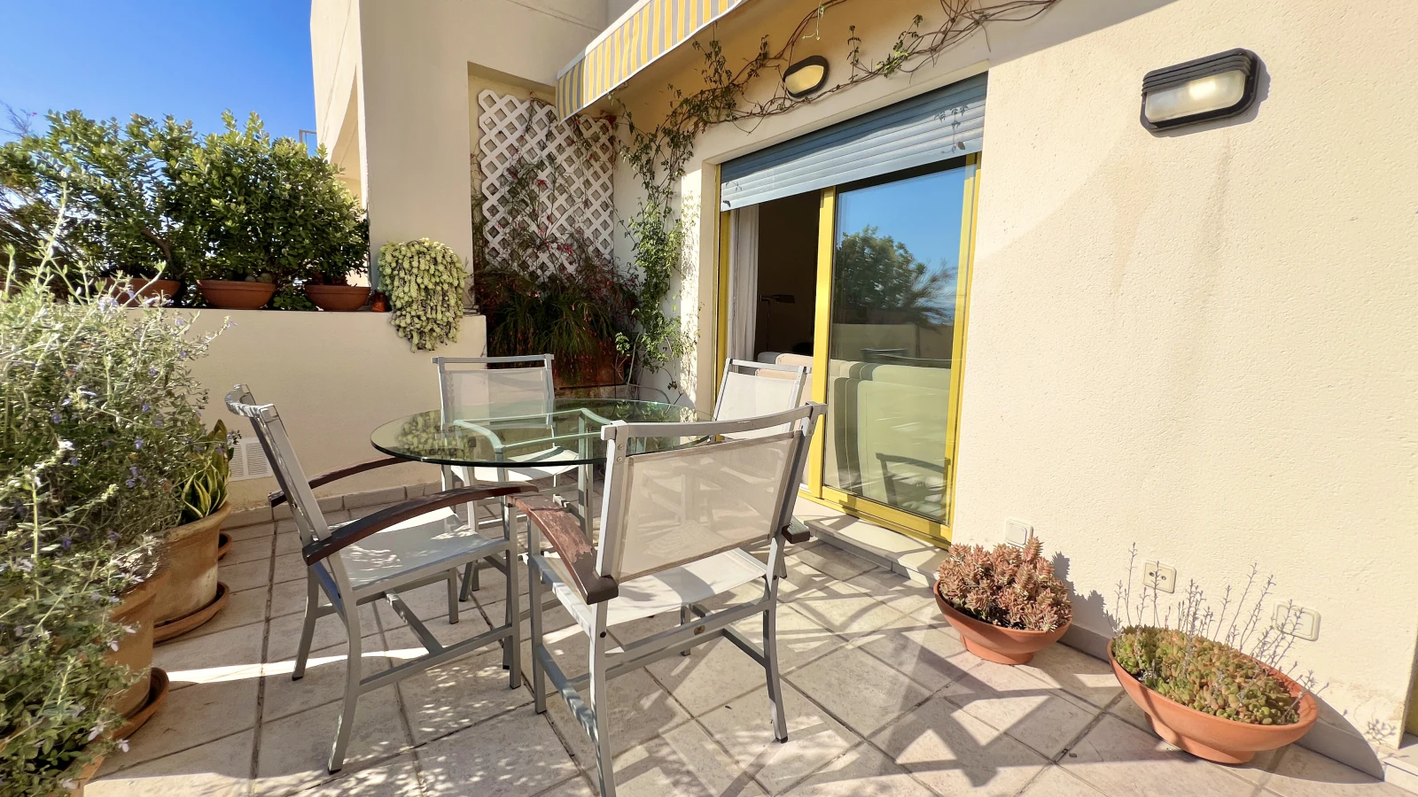 Exklusives Duplex-Penthouse mit 4 Schlafzimmern und privatem Pool auf der Dachterrasse