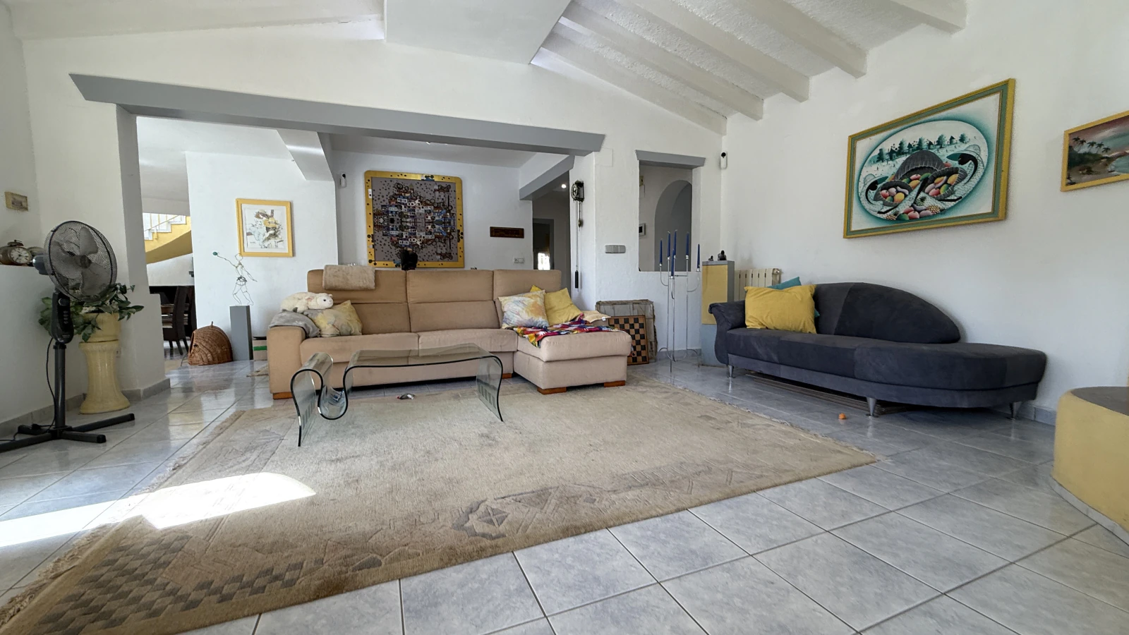 Grande villa sur un terrain d’angle avec piscine et double garage, dans un emplacement de premier choix à Benissa Montemar