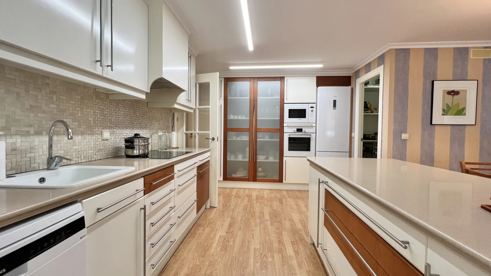 Exklusives Duplex-Penthouse mit 4 Schlafzimmern und privatem Pool auf der Dachterrasse