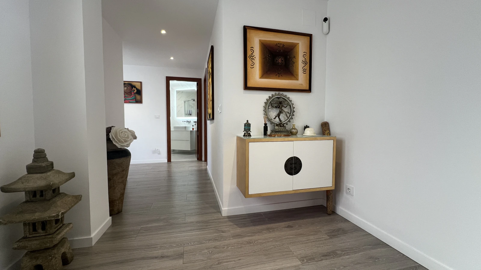 Renoviertes Penthouse mit 50 m Terrasse, Meer und Burgblick