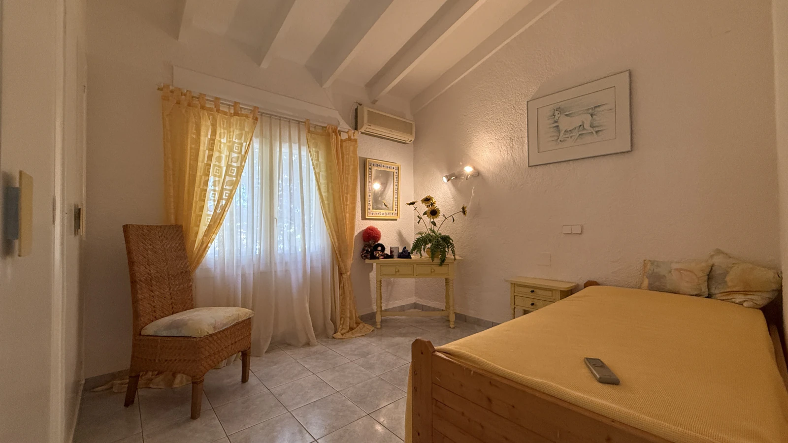 Grande villa sur un terrain d’angle avec piscine et double garage, dans un emplacement de premier choix à Benissa Montemar