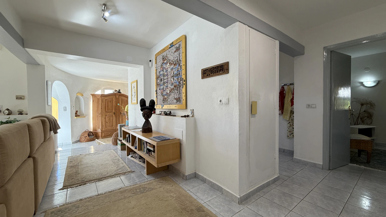Grande villa sur un terrain d’angle avec piscine et double garage, dans un emplacement de premier choix à Benissa Montemar